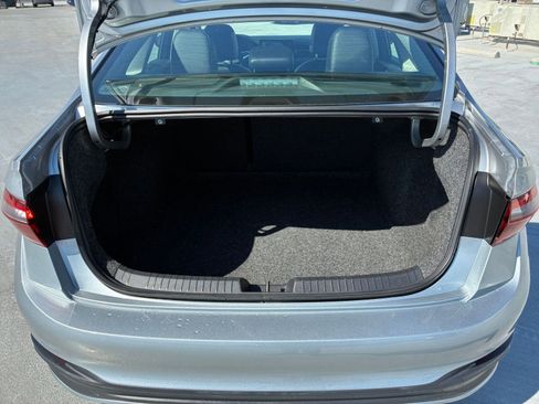 Used 2025 Volkswagen Jetta SE image 29