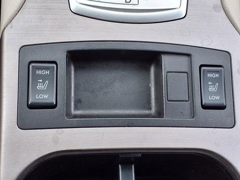 Used 2012 Subaru Outback 3.6R Limited AWD/4WD image 10
