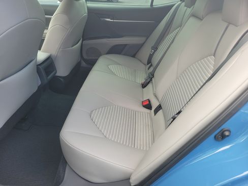 Used 2023 Toyota Camry SE FWD image 11