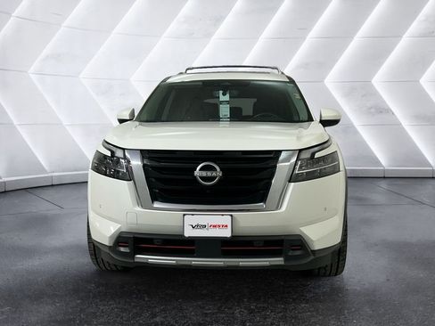 Used 2023 Nissan Pathfinder Platinum w/ Cargo Package AWD/4WD image 2