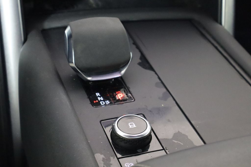 Used 2022 Land Rover Discovery HSE R-Dynamic AWD/4WD image 29