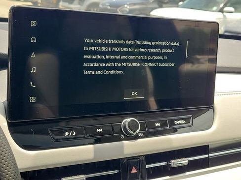 New 2025 Mitsubishi Outlander SE image 31