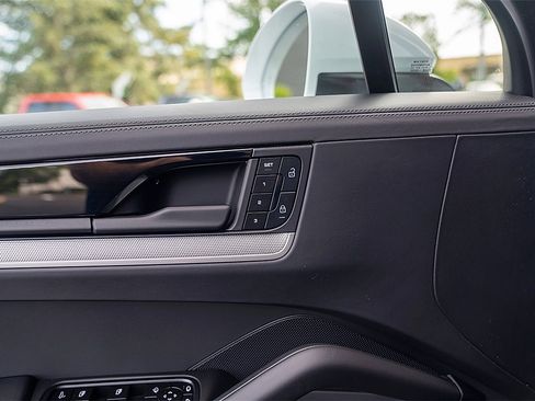 Certified 2025 Porsche Cayenne S image 17