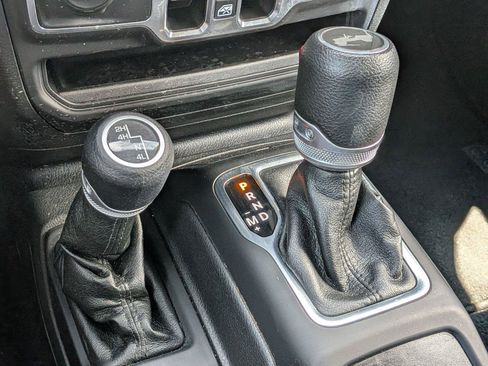 Used 2021 Jeep Wrangler Unlimited Sport AWD/4WD image 15