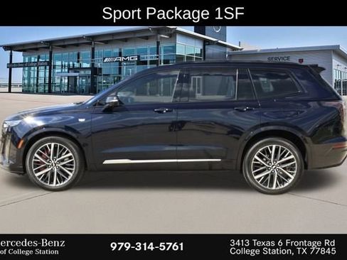 Used 2022 Cadillac XT6 Sport w/ Technology Package image 5