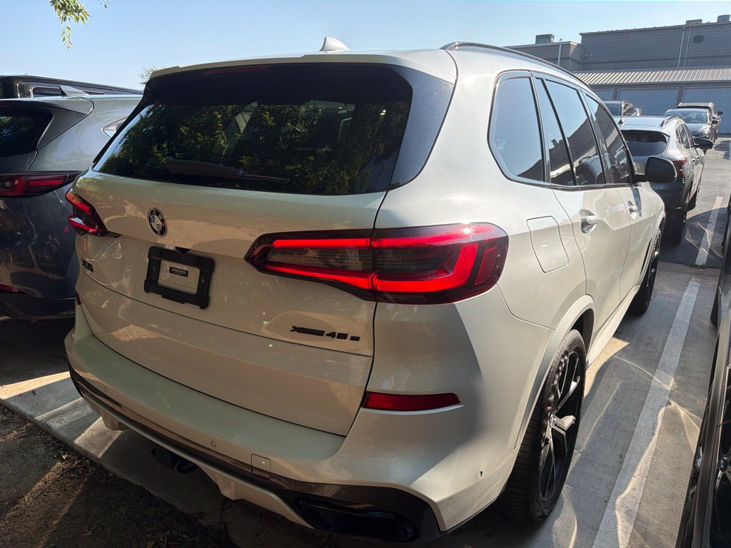 Used 2021 BMW X5 xDrive45e w/ M Sport Package AWD/4WD image 3