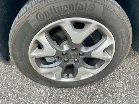 Used 2022 Jeep Compass Limited image 14