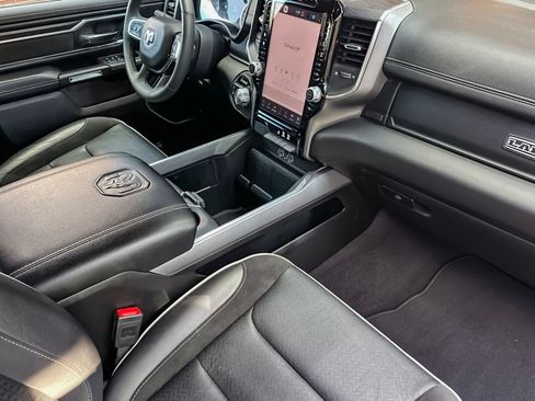 Used 2025 RAM 1500 Laramie AWD/4WD image 14