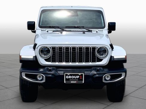 Used 2025 Jeep Wrangler Unlimited Sahara AWD/4WD image 4