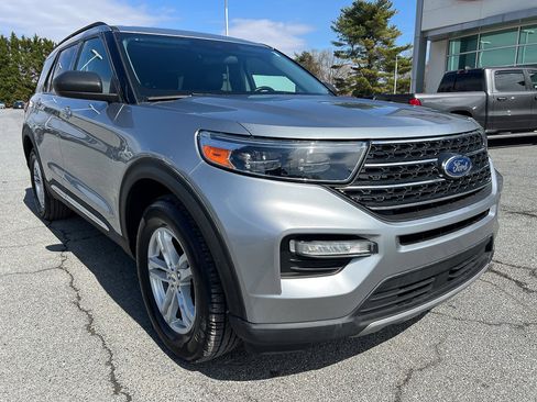 Used 2023 Ford Explorer XLT w/ Equipment Group 202A image 13