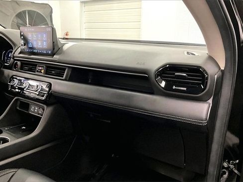 Used 2025 Honda Pilot EX-L image 16