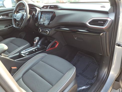 Certified 2023 Chevrolet TrailBlazer RS w/ Convenience Package image 9