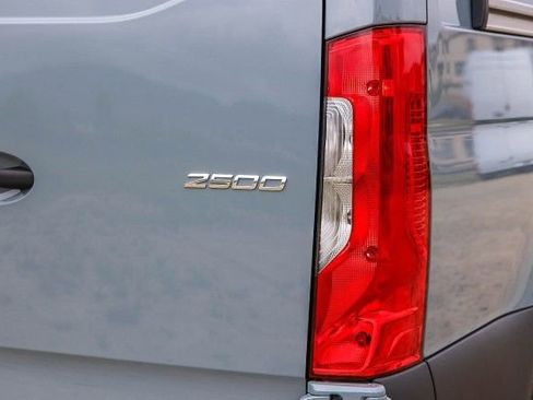 New 2025 Mercedes-Benz Sprinter 2500 image 9