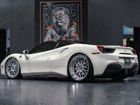 Used 2016 Ferrari 488 GTB RWD image 29