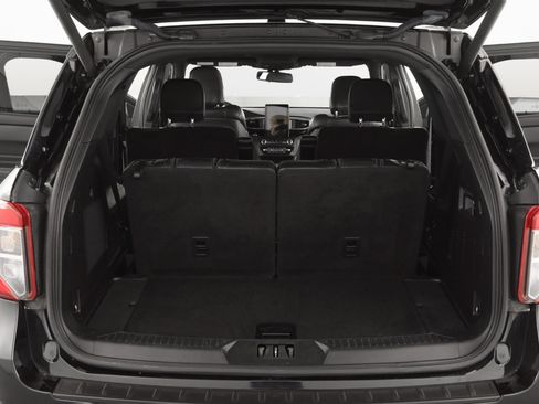 Used 2020 Ford Explorer ST w/ ST Street Pack image 23