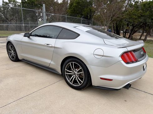 Used 2016 Ford Mustang GT RWD image 9