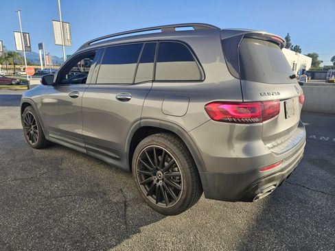Used 2021 Mercedes-Benz GLB 250 image 3