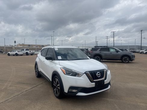 Certified 2020 Nissan Kicks SR w/ SR Premium Package image 1