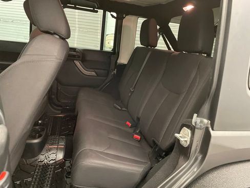 Used 2018 Jeep Wrangler Unlimited Sport S AWD/4WD image 18