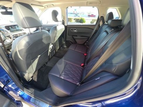 Used 2023 Nissan Rogue Platinum w/ Platinum Premium Package image 24