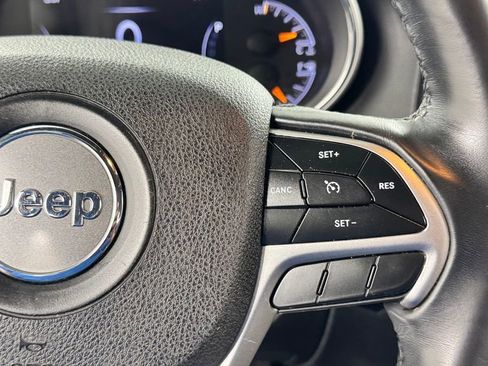 Used 2018 Jeep Grand Cherokee Laredo AWD/4WD image 22