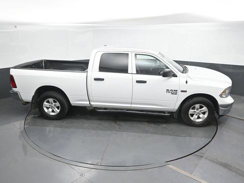Used 2022 RAM 1500 Classic SLT AWD/4WD image 30