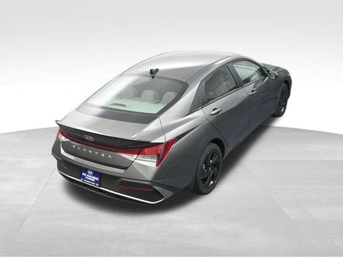 New 2026 Hyundai Elantra Sport FWD image 27