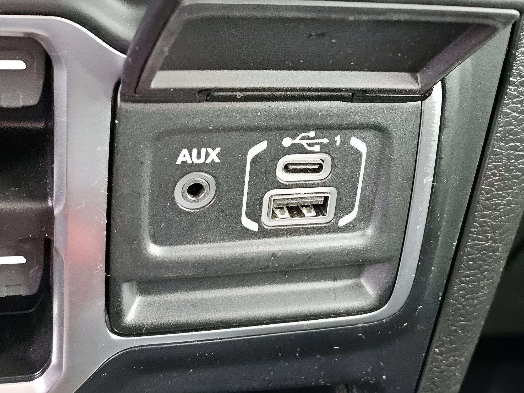 Used 2023 Jeep Gladiator Sport AWD/4WD image 14