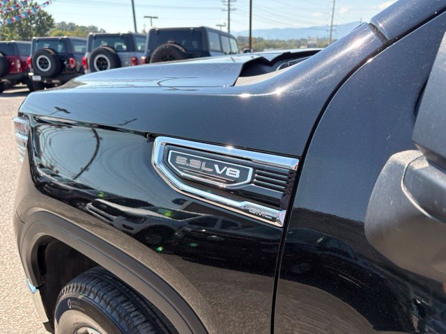 Used 2025 GMC Sierra 1500 SLT AWD/4WD image 14