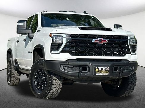 Certified 2025 Chevrolet Silverado 2500 ZR2 w/ ZR2 Bison Edition AWD/4WD image 2