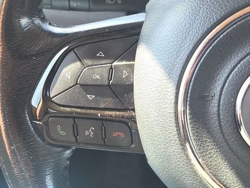 Used 2020 Jeep Renegade Altitude w/ UConnect 8.4 Nav Group FWD image 34