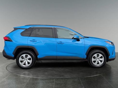 Used 2020 Toyota RAV4 LE w/ All Weather Liner Package AWD/4WD image 11