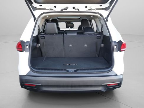 Certified 2024 Toyota Grand Highlander XLE image 11