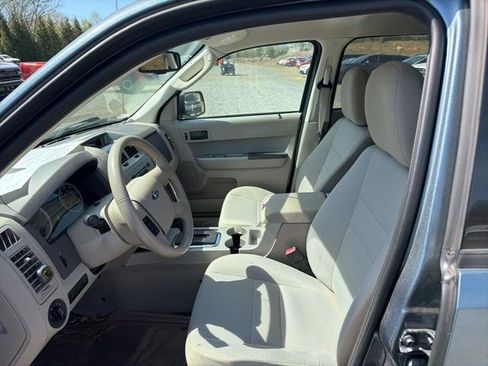 Used 2011 Ford Escape XLT image 10
