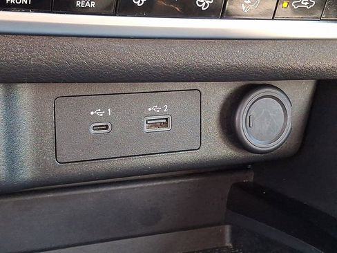 Used 2023 Nissan Rogue SV AWD/4WD image 23