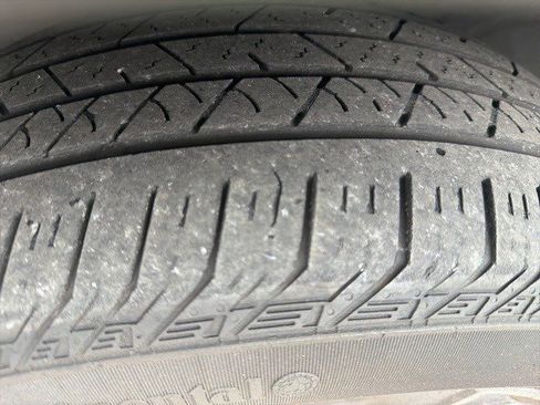 Used 2020 Honda CR-V Touring image 2