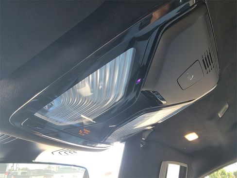 Used 2020 BMW M5 image 33