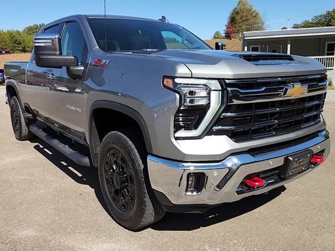 Used 2024 Chevrolet Silverado 2500 LTZ w/ LTZ Convenience Package image 4