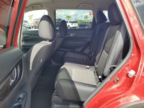 Certified 2020 Nissan Rogue SV w/ Premium Package image 16