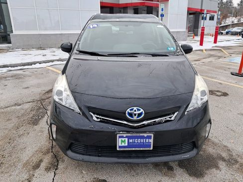 Used 2014 Toyota Prius V Three image 7