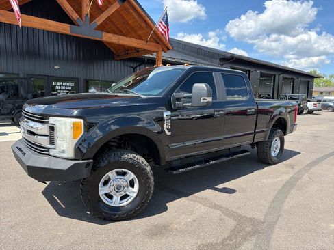 Used 2017 Ford F250 XL w/ Power Equipment Group AWD/4WD image 1