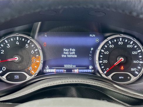 Used 2018 Jeep Renegade Limited w/ UConnect 8.4 Nav Group AWD/4WD image 12