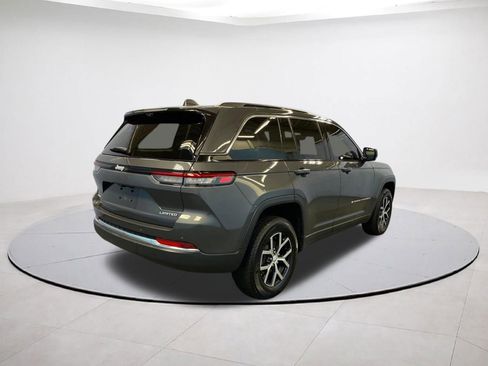 Certified 2025 Jeep Grand Cherokee Limited w/ Luxury Tech Group II AWD/4WD image 7