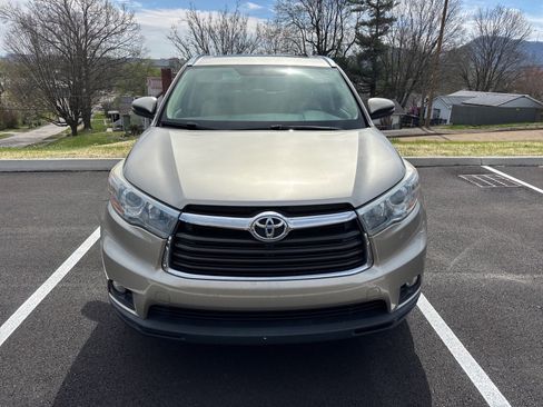Used 2015 Toyota Highlander XLE image 6