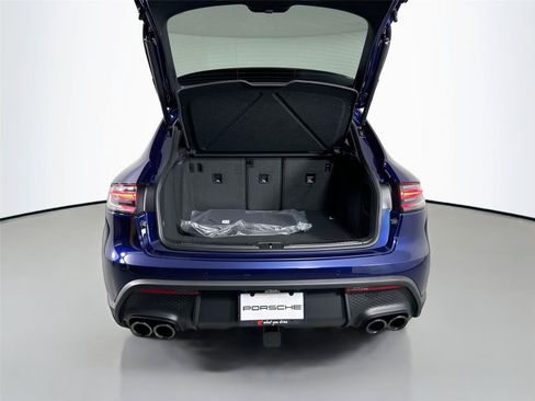 Used 2026 Porsche Macan Turbo AWD/4WD image 36
