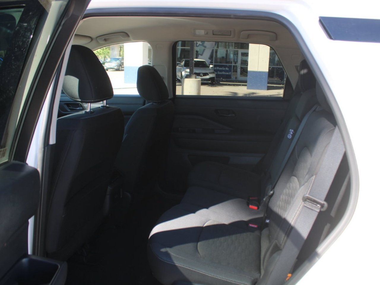 Used 2024 Nissan Pathfinder SV FWD image 14