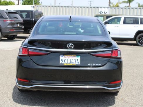 Used 2024 Lexus ES 300h w/ Premium Package FWD image 4