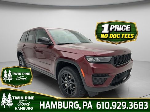 Used 2025 Jeep Grand Cherokee Altitude AWD/4WD image 1