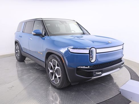 Used 2024 Rivian R1S Adventure Quad AWD/4WD image 9