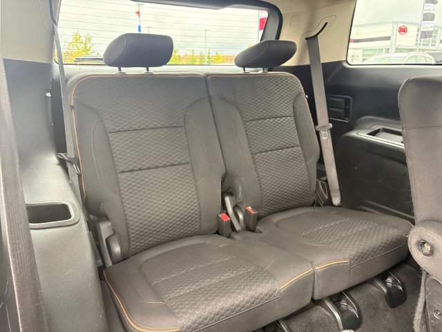 Used 2018 GMC Acadia SLE w/ Driver Alert Package I AWD/4WD image 16